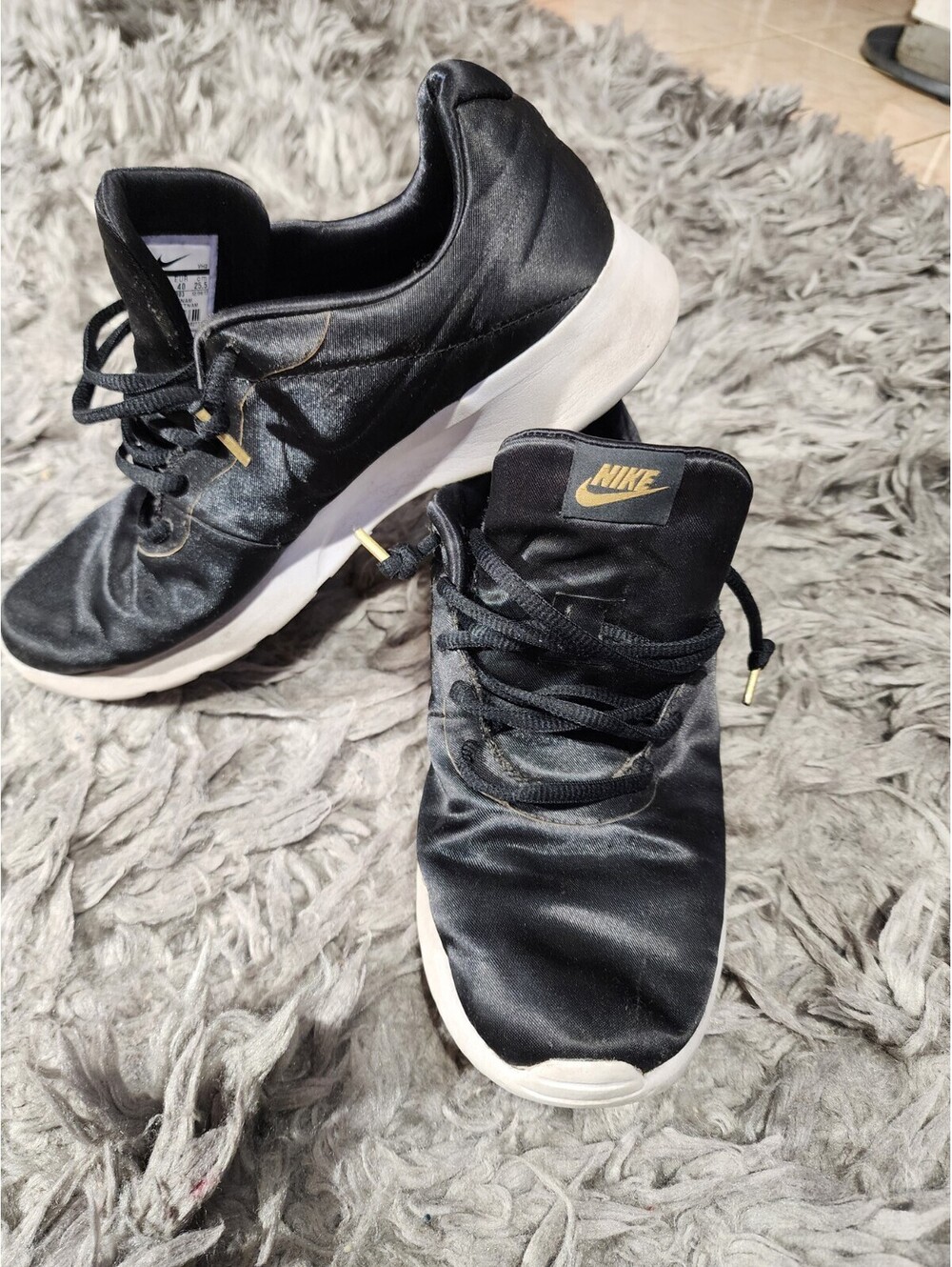 Nike 8.5 917537-003 Negro Sentinado Con Letras Doradas Suela D Goma Color